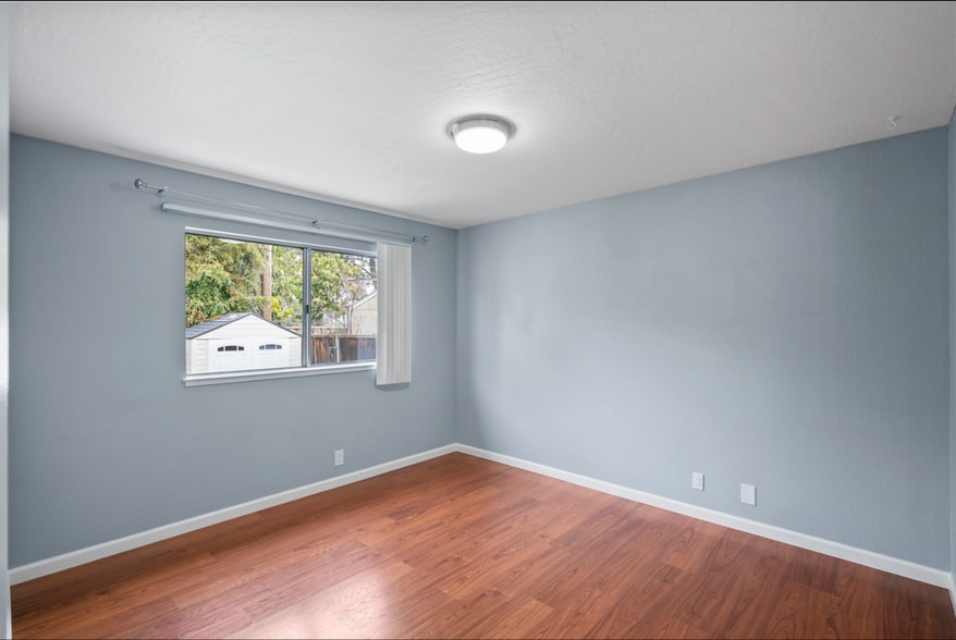 Building Photo - 3439 Payne Ave