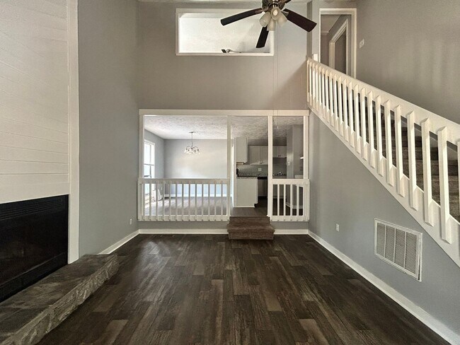 Building Photo - 6466 Kelmscot Ct