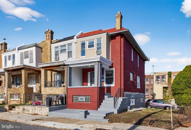 Building Photo - 167 W Albanus St