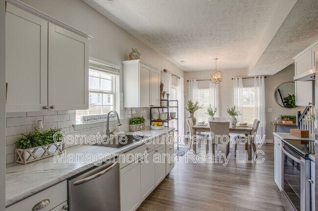 Building Photo - 1903 Baslia Ct
