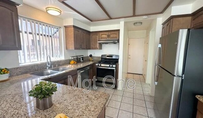 Building Photo - 13331 Barcelona Pl