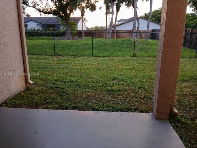 Building Photo - 10420 SW 158th Ct