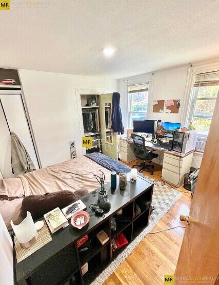 Building Photo - 205 Hillside St