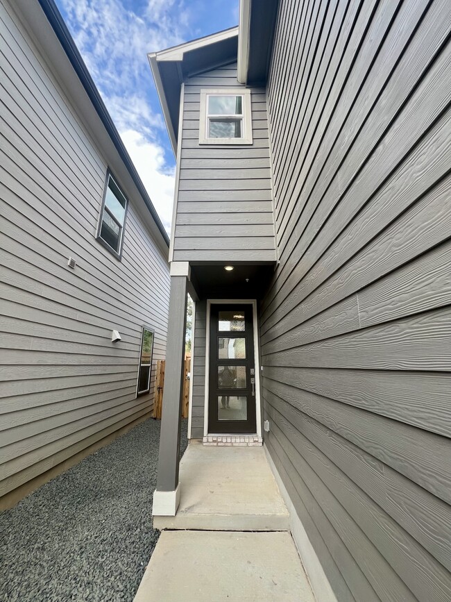 Building Photo - 14839 Vance Jackson Rd