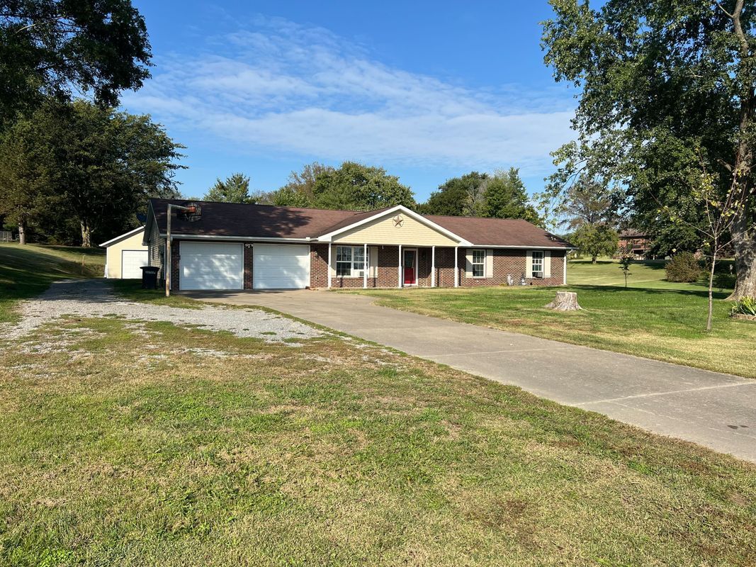 Building Photo - 398 Shady Brook Dr