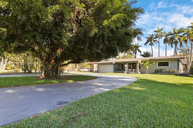 Building Photo - 14121 S Biscayne River Dr