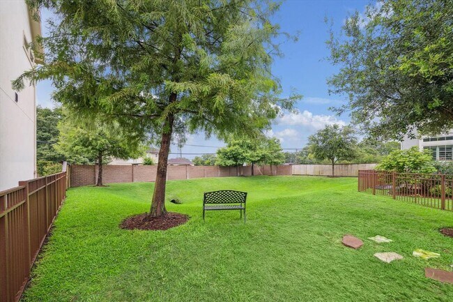 Building Photo - 5739 Concha Ln