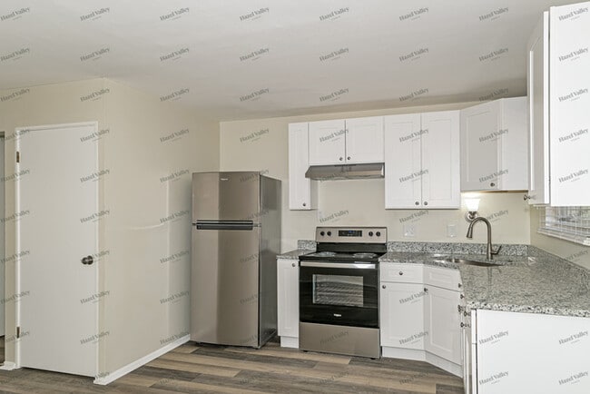 Building Photo - 2359 Hallwood Dr