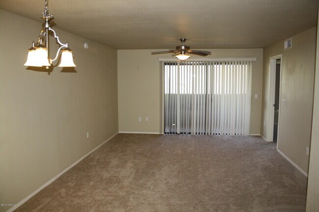 Building Photo - 7255 E Snyder Rd