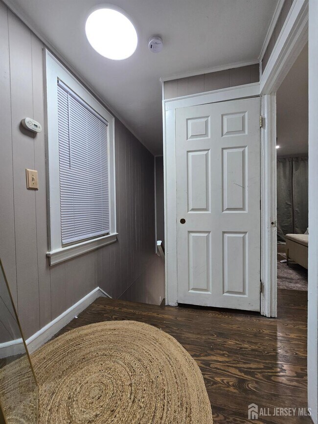 Building Photo - 83 John St