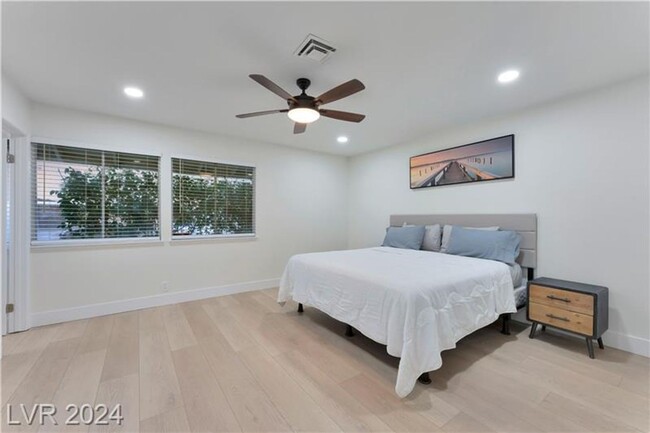 Building Photo - Single Story, Furnished Home