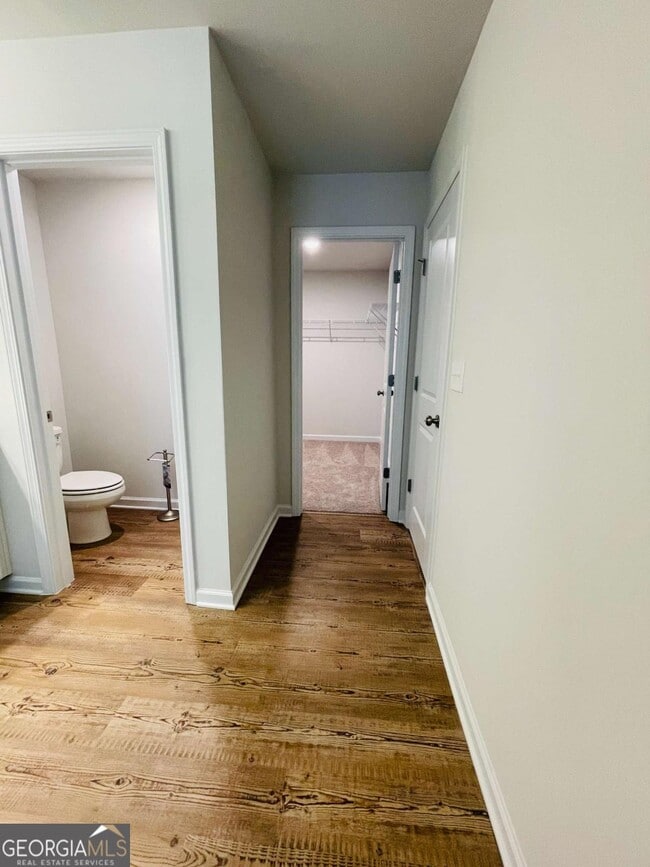 Building Photo - 160 Founders Dr