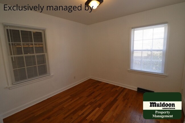 Building Photo - Really Cute Northside Pet Friendly Home wi...