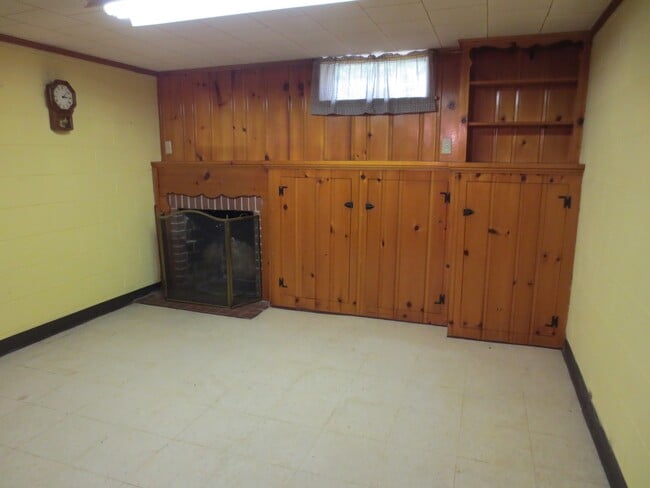 Building Photo - 522 E Atherton Rd