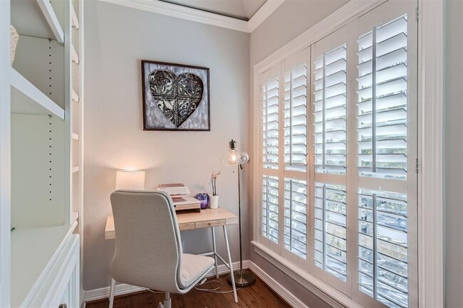 Building Photo - 2390 W 8th St