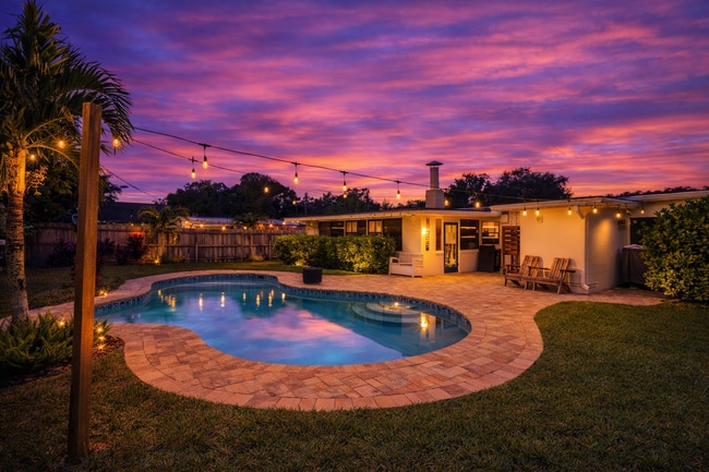 Building Photo - 3218 Carnine Dr