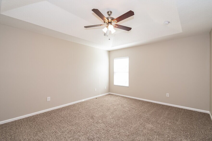 Building Photo - 16247 Magnolia Grove Way