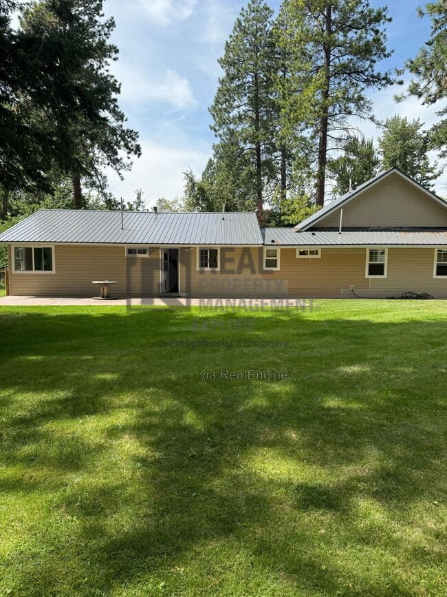 Building Photo - 1533 3rd Ave W