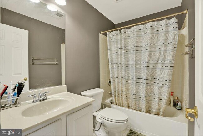 Building Photo - 558 Edmonton Terrace NE