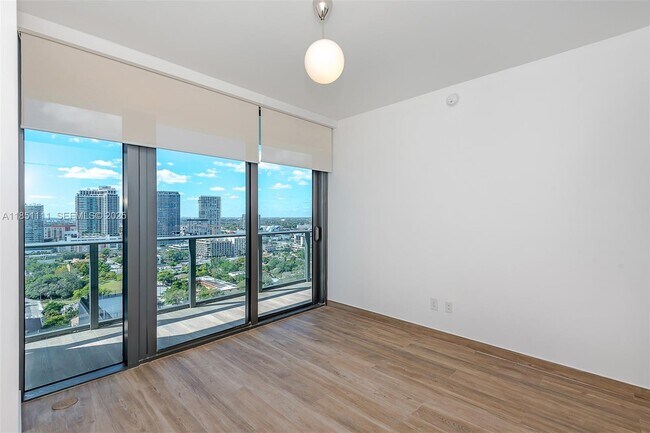 Building Photo - 3131 NE 7th Ave