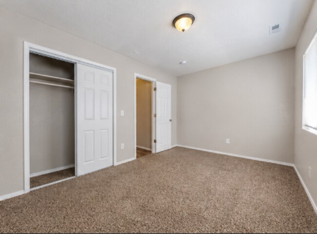 Building Photo - 803 S Logan Ave
