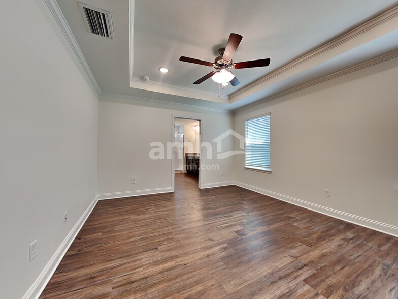 Building Photo - 371 Banyan Frst Dr