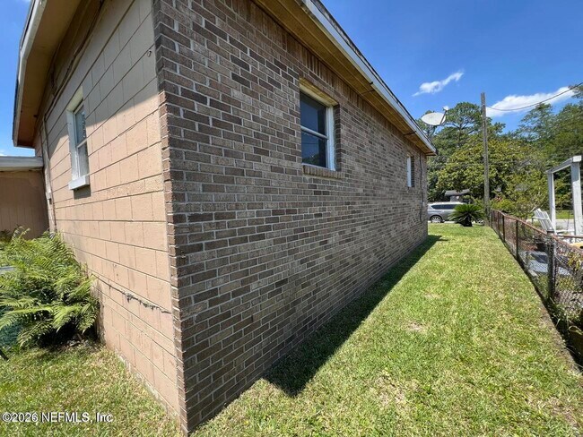 Building Photo - 6634 Kinlock Dr