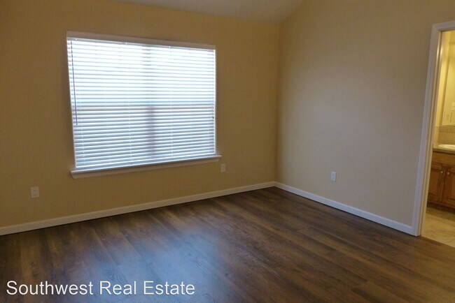 Building Photo - 3 br, 2 bath House - 2104 Reese