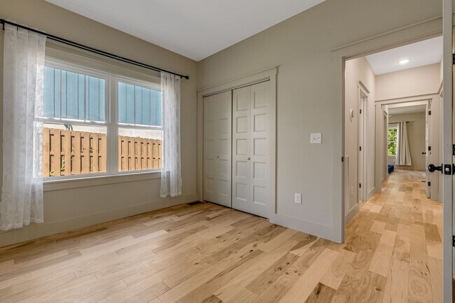 Building Photo - 40 Rangeley Dr