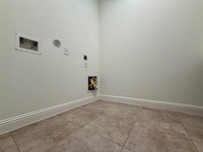 Building Photo - 18211 County Shores Ln