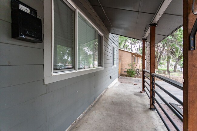 Building Photo - 1005 Norwood Ave