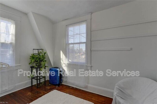 Building Photo - 1146 Rockbridge Ave