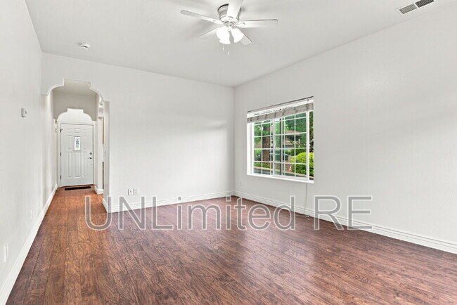 Building Photo - 3272 S Litzler Dr