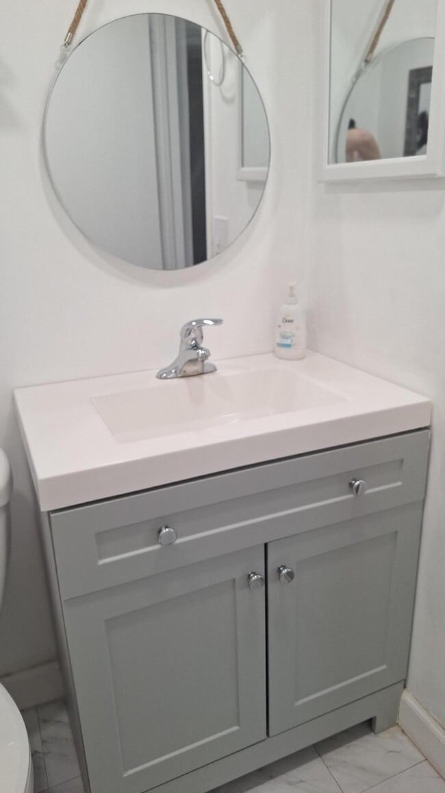 Building Photo - 120 Normandy Ln