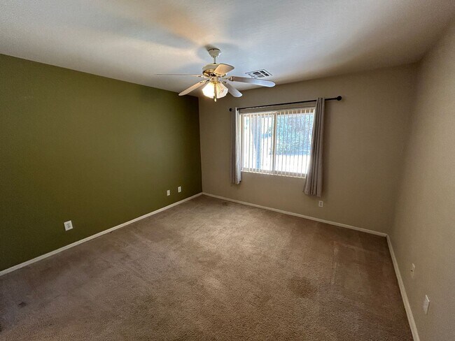 Building Photo - 13026 W Modesto Dr