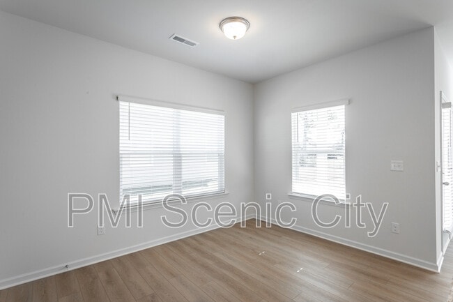 Building Photo - 8836 Meadowvale Ct