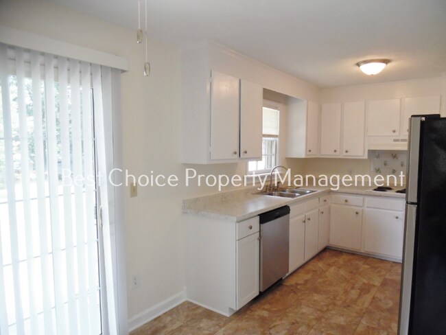 Building Photo - 205 Le Ann Dr