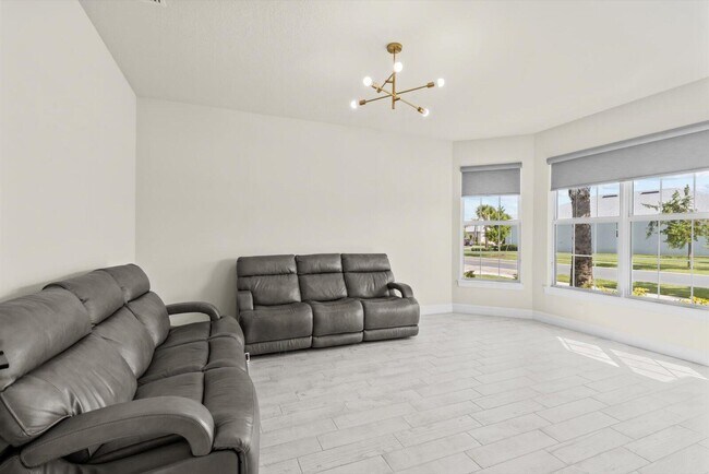 Building Photo - 10372 SW Green Turtle Ln