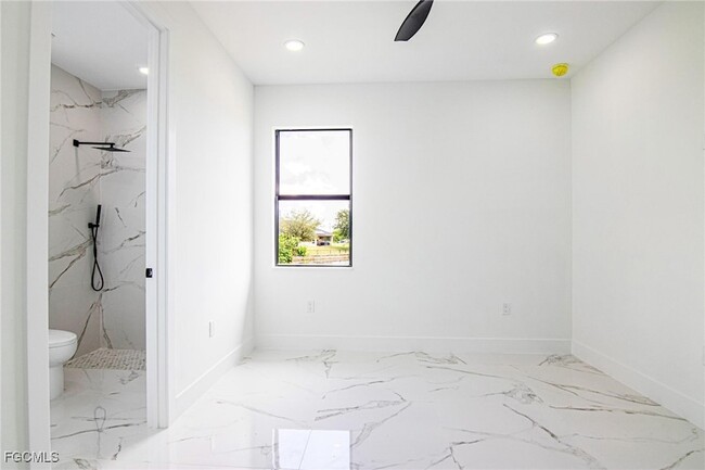 Building Photo - 829 NW 29th Ave