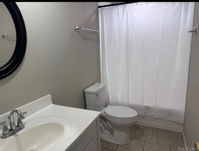 Building Photo - 124 Sevarge Ln