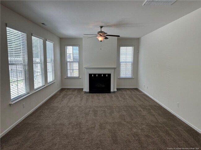 Building Photo - 249 River Oak St