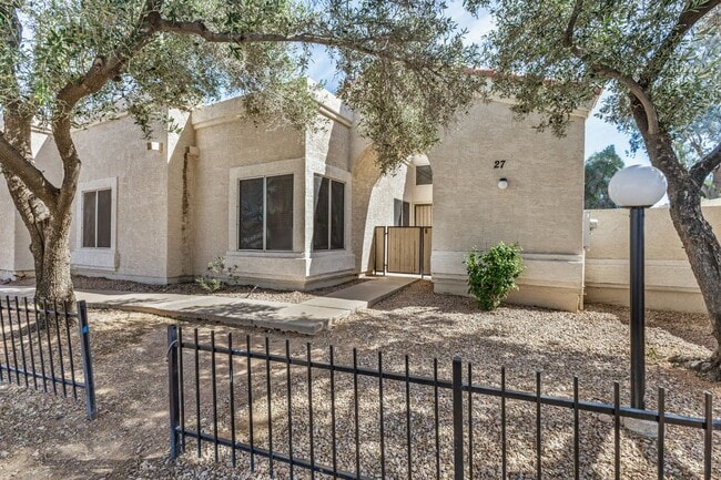 Building Photo - REDUCED RENT!!! 3 bed 2 bath condo, Alma School and Elliot