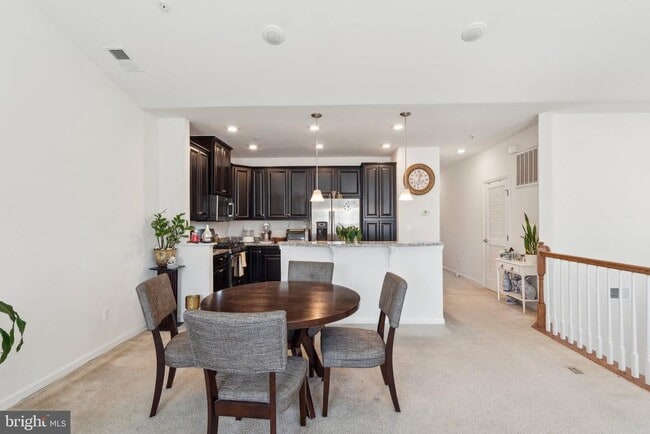 Building Photo - 42116 Piebald Square