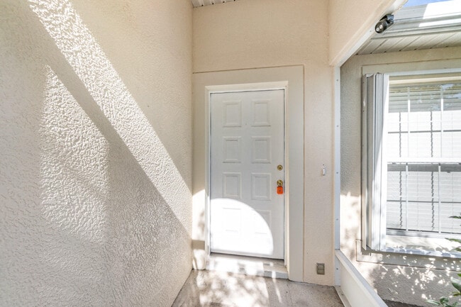 Building Photo - 1742 Laramie Cir