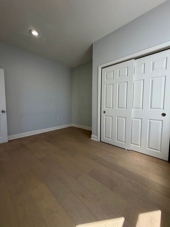 Building Photo - 1247 Snyder Ave
