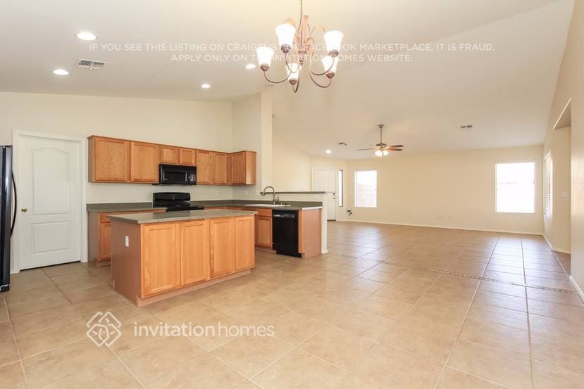 Building Photo - 15838 W Tara Ln