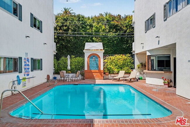 Building Photo - 521 Montana Ave