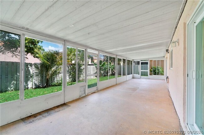 Building Photo - 710 Briarwood Terrace