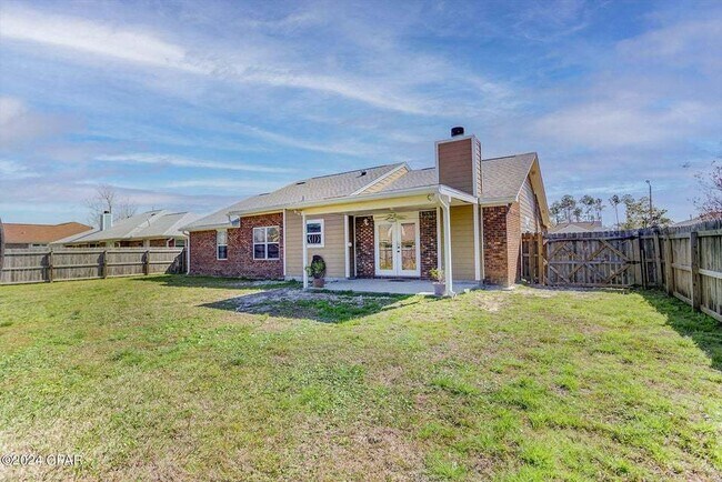 Building Photo - ** Brick Home in great neighborhood close to TAFB