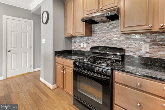 Building Photo - 3565 Holborn Pl